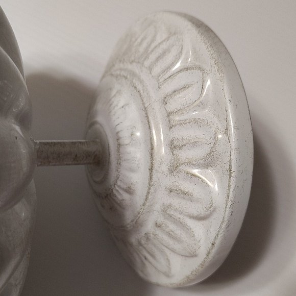 3-Tiered Cream Metal Jewelry Holder - Picture 4 of 6